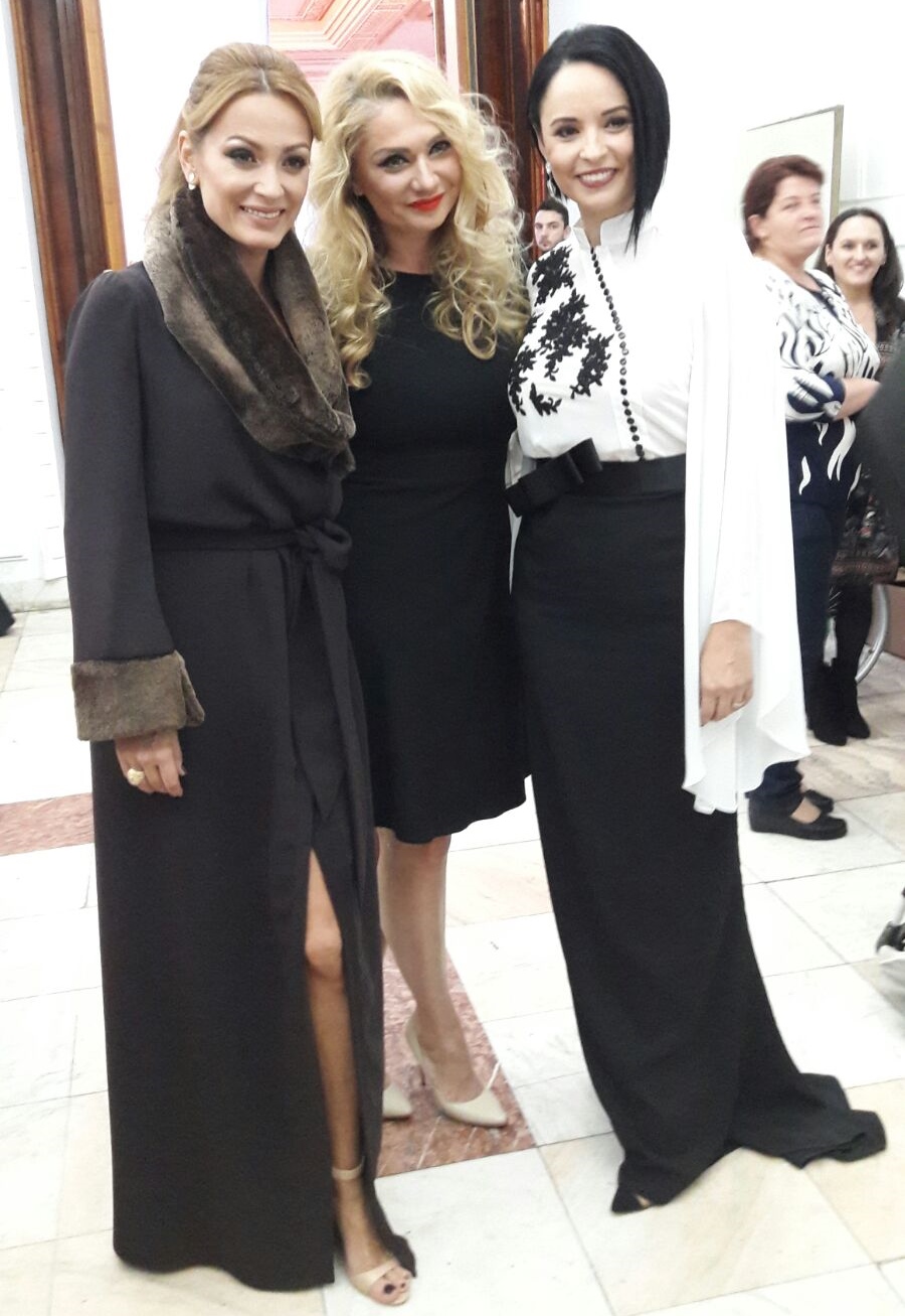 Sora Andreei Marin, asemănare izbitoare cu ”Zâna”, la un eveniment. Pare că o imită | FOTO