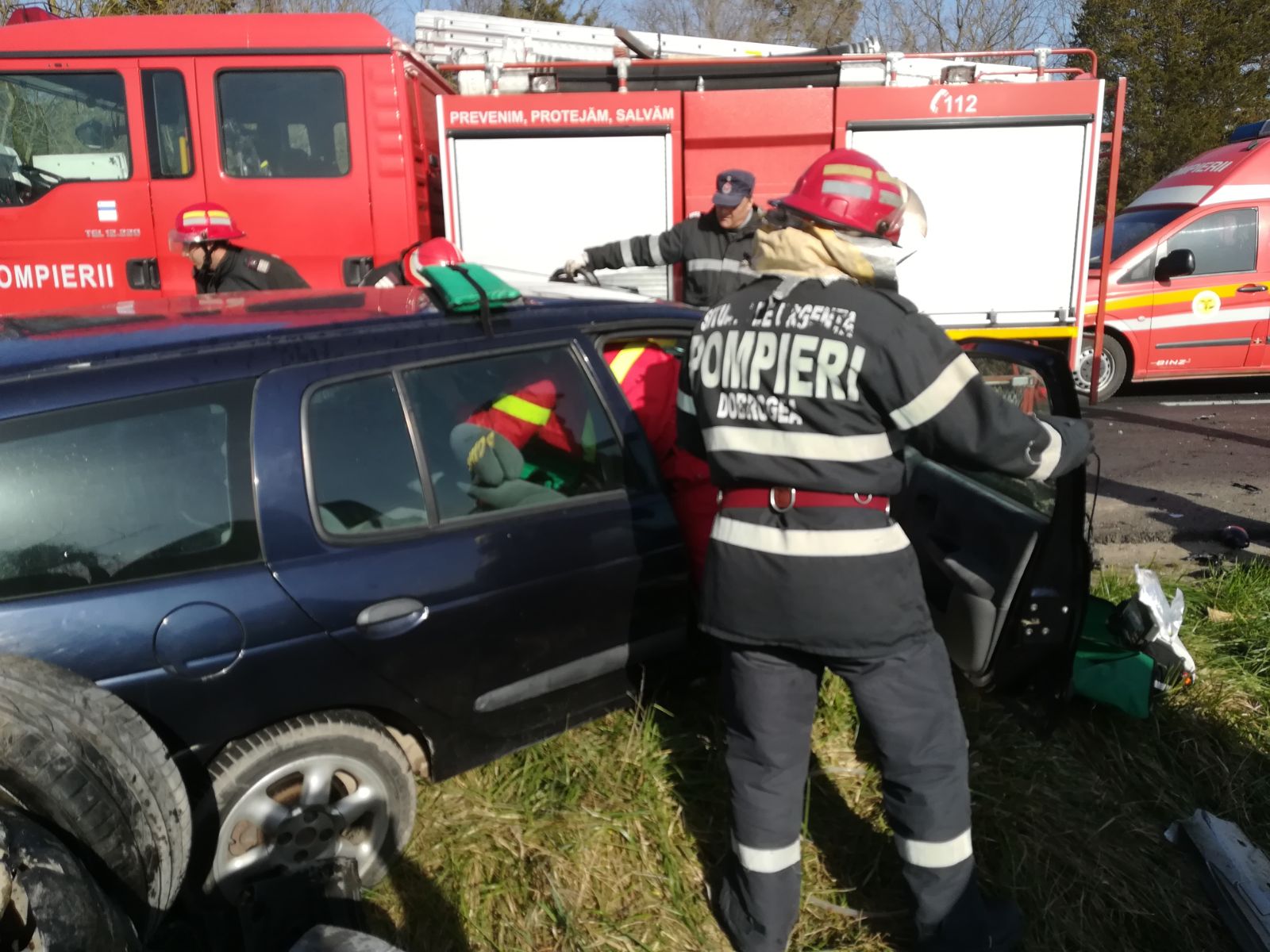 FOTO/ Șase răniți, într-un grav accident petrecut lângă Neptun. La fața locului intervine inclusiv elicopterul SMURD