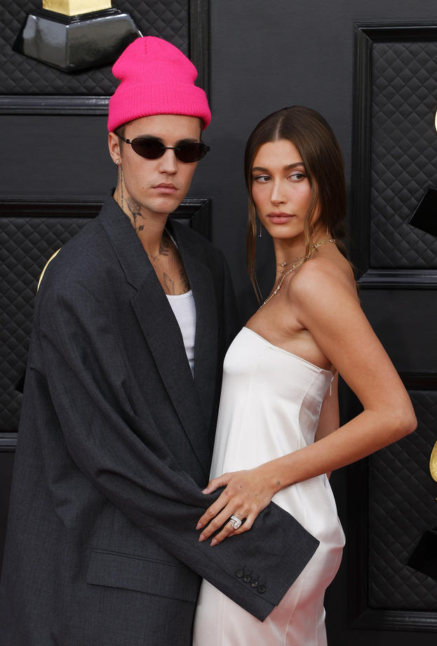 Fanii lui Justin Bieber, îngrijorați de rugăciunea făcută de mama artistului: „Duhule Sfânt, vindecă rana”! Reacția cântărețului