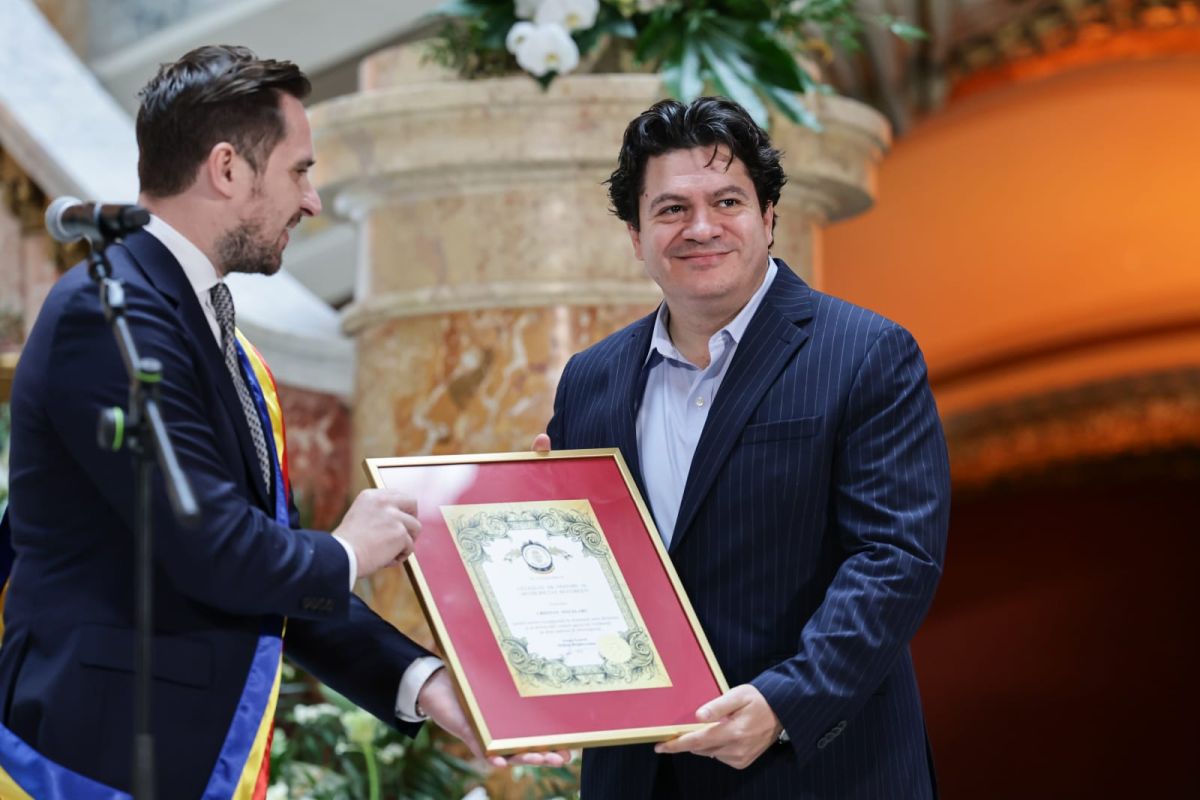 Dirijorul român Cristian Măcelaru a primit titlul de Cetățean de Onoare al orașului București. Printre invitați au fost Maia Morgenstern și Felicia Filip