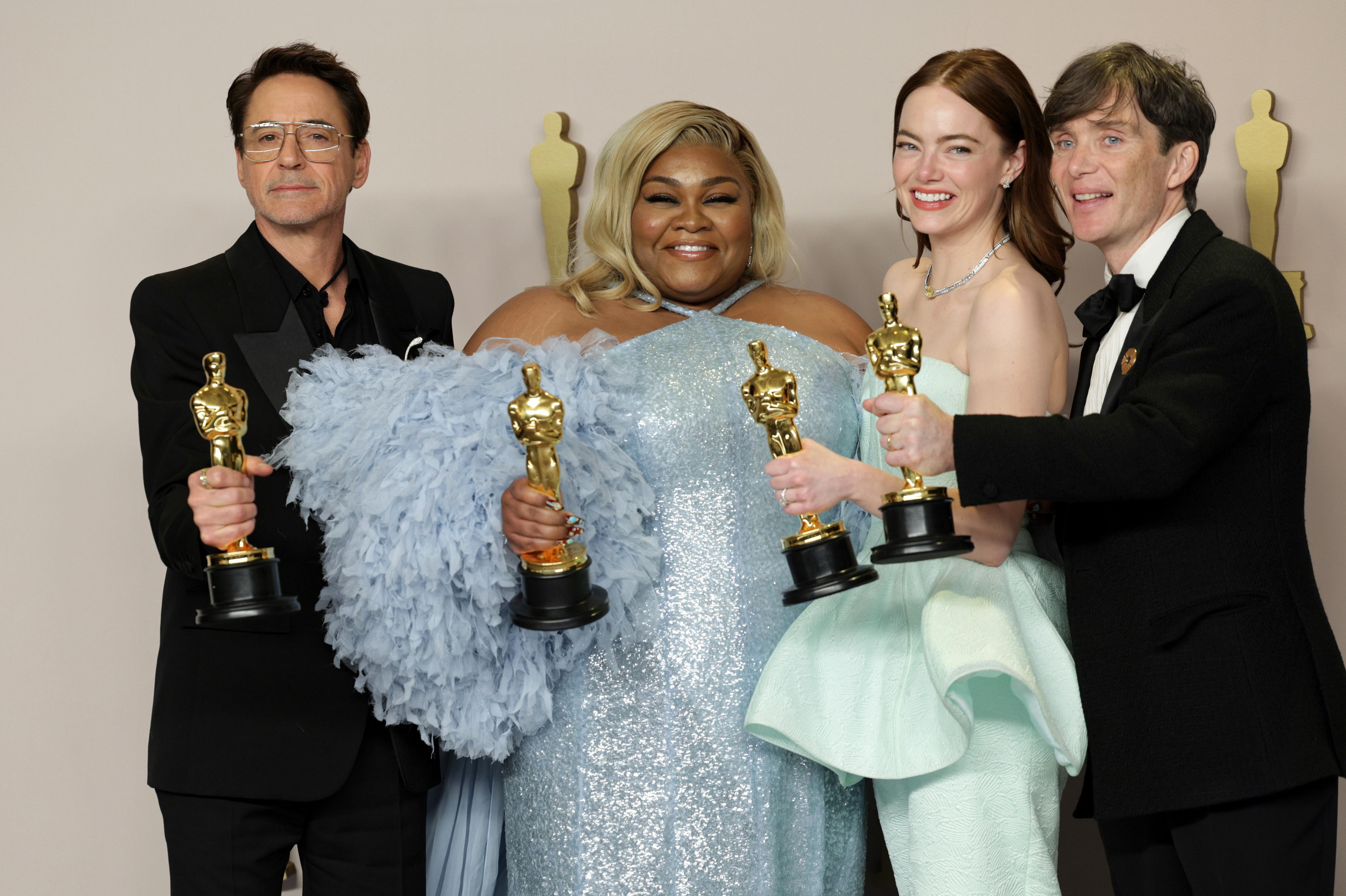 Vedete pe covorul roșu la Premiile Oscar 2024. Ce ținute au ales celebritățile