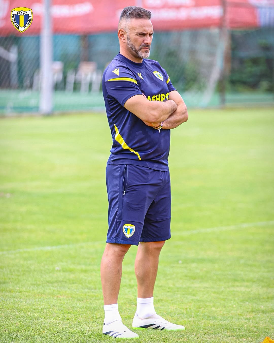 Momentele grele din viața și cariera lui Ricardo Sousa, antrenorul portughez de la Petrolul Ploiești. Coleg de cameră cu portarul german Robert Enke, care s-a aruncat în fața trenului, prima soție l-a acuzat de violență domestică