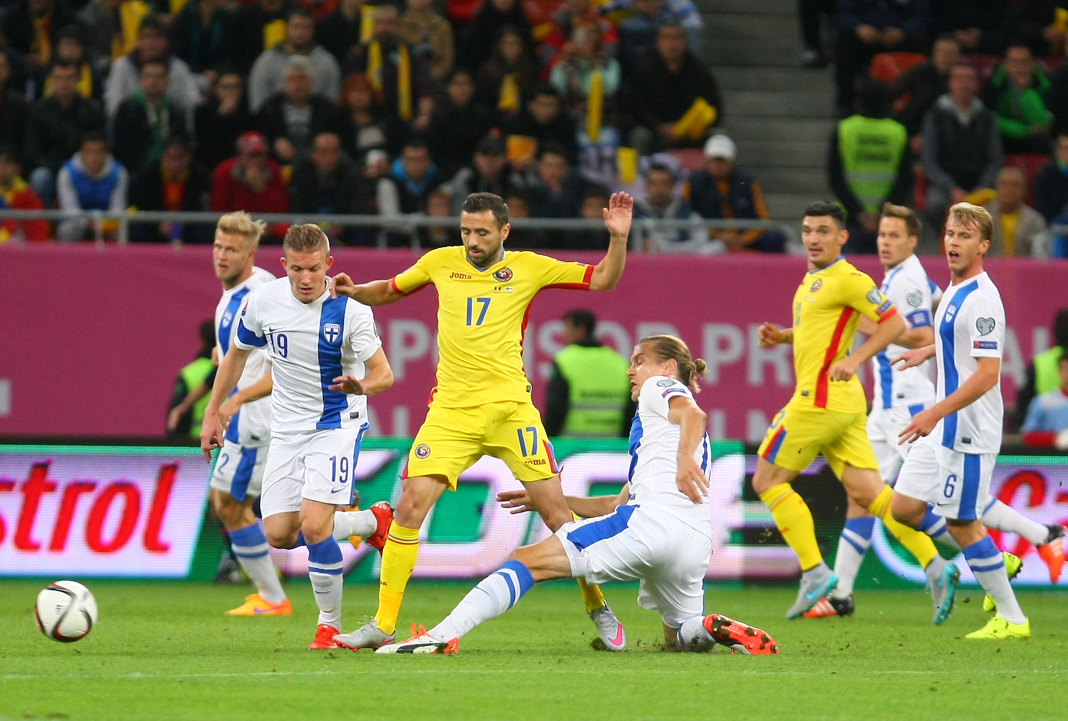 PRELIMINARIILE EURO 2016 / Declarații după România - Finlanda 1-1.^Anghel Iordănescu: ”Era nedrept să nu câștigăm. Îmi cer scuze fanilor! Reacția lor, de a ne huidui, a fost una firească”! GALERIE FOTO