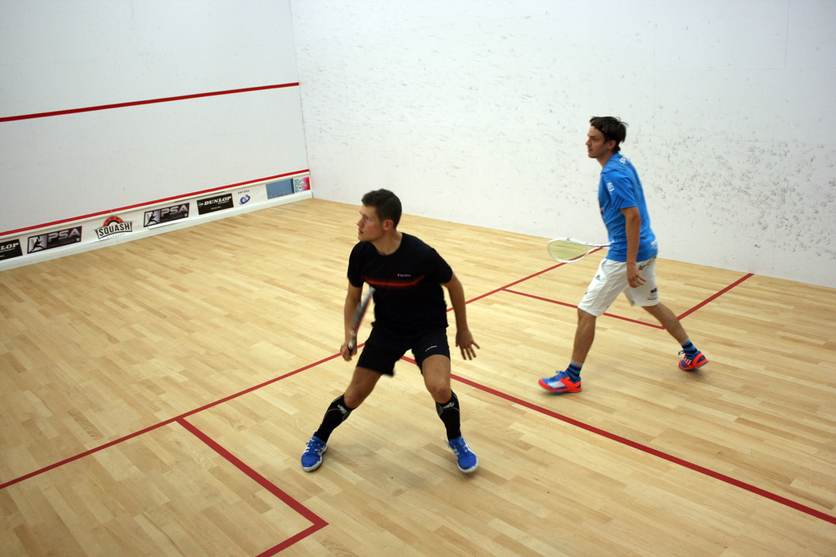 Avem antrenor străin, pe gratis, la națională! Totul despre squash și lumea lui aparent exclusivistă