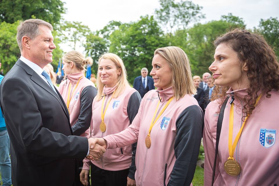 Avem cupe, n-avem săli. CSM București a cucerit două trofee continentale, dar Primăria Capitalei nu e în stare să facă o arenă