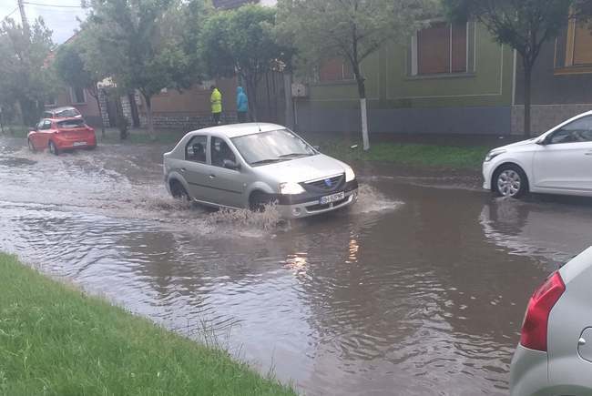 Cum arată o localitate din Bihor după furtună. Zeci de case au fost distruse