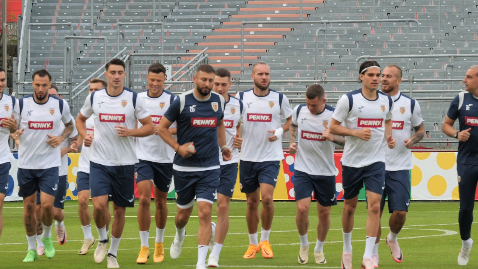 EURO 2024 | Au fost 16! Antrenament în efectiv redus, Edi Iordănescu a lăsat 10 jucători să se odihnească la hotel
