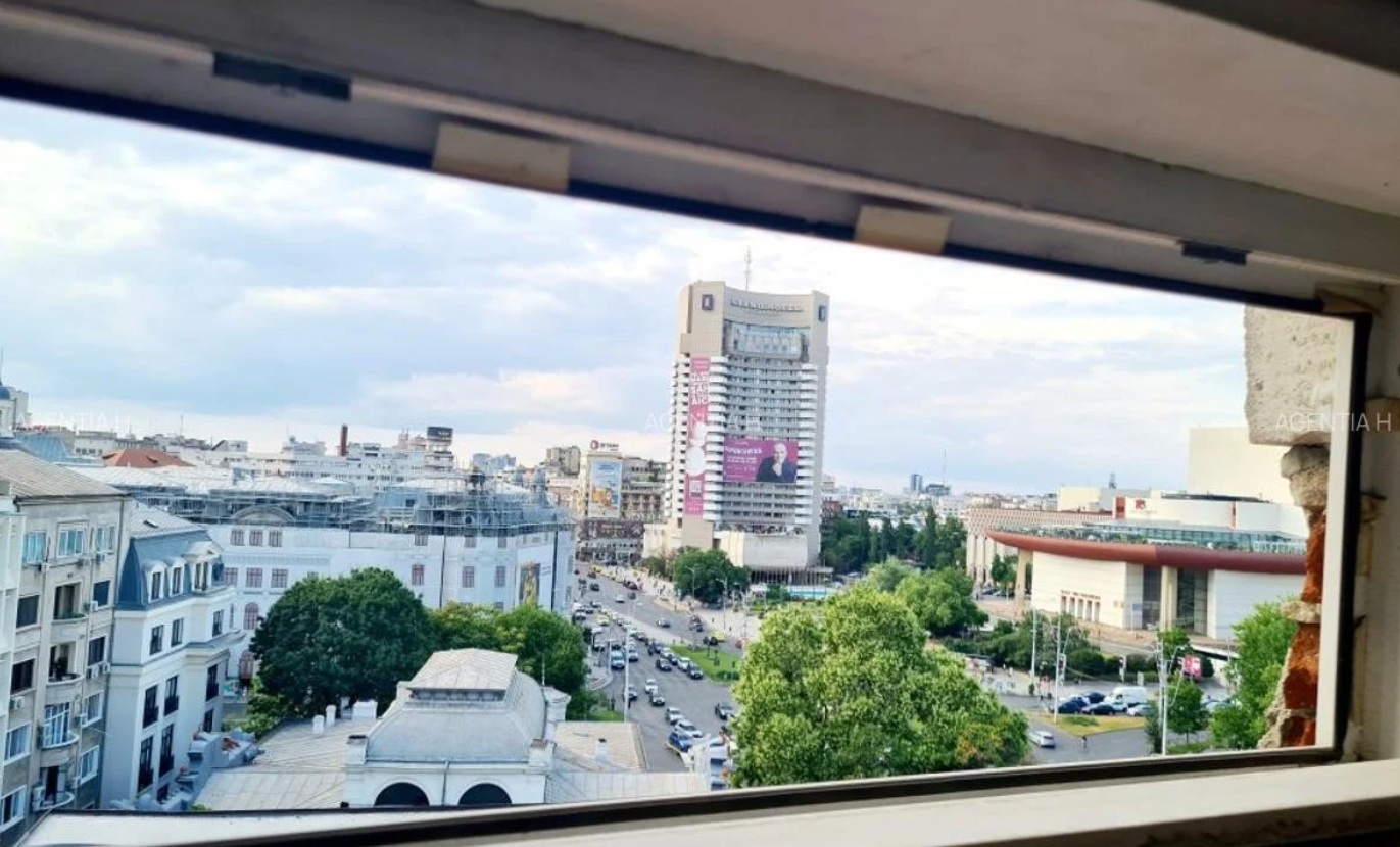 Cât costă o garsonieră de 18 metri pătrați în mijlocul Bucureștiului. Toaleta și dușul se află pe hol, la comun, iar blocul are bulină roșie