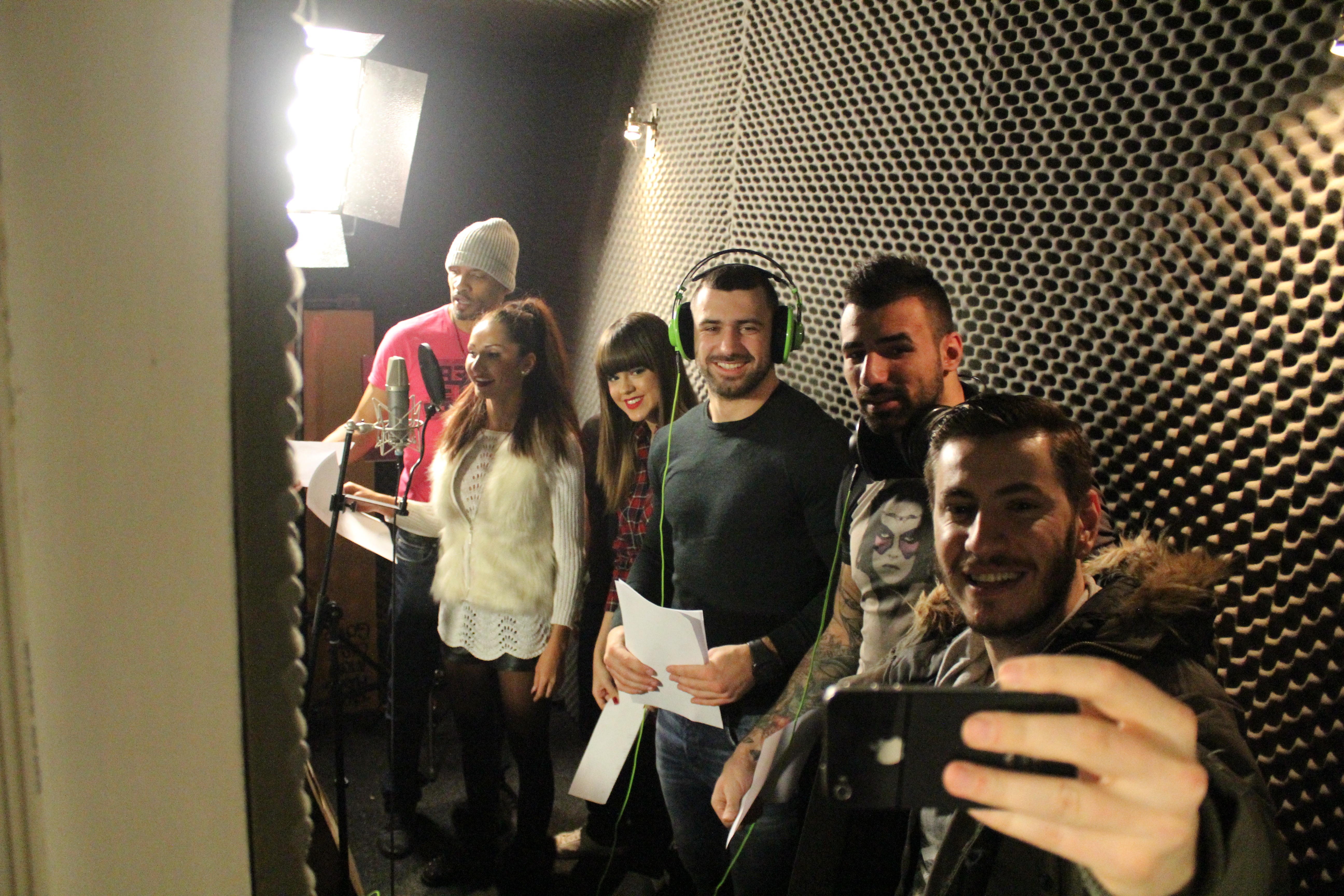 EXCLUSIV / Primiți cu colindul? Luptătorii Superkombat au intrat în studio! GALERIE FOTO&VIDEO