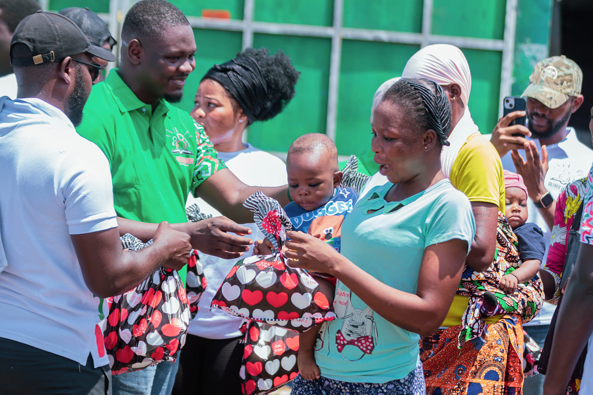 Alhaji Fawan Foundation spreads love and joy to kayayei sisters during Eid