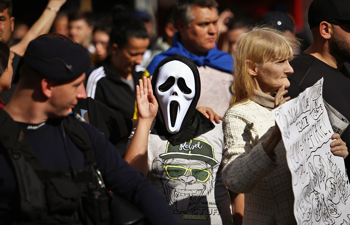 George Simion și Diana Șoșoacă s-au certat pe protestul din Piața Victoriei. Senatoarea a virat de la „Bine ați venit, fraților!”, la „Trădătorule, ți-ai bătut joc de AUR!”
