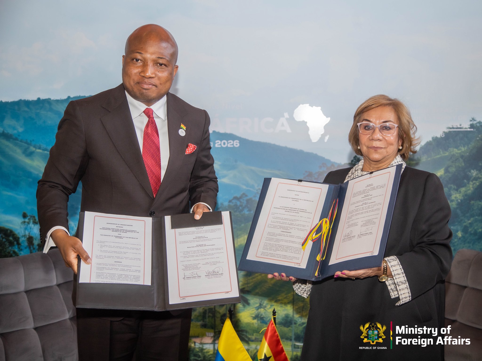 Ghana’s foreign minister, Samuel Okudzeto Ablakwa and Colombian Foreign Minister Hon. Rosa Yolanda Villavicencio at the signing. [@S_OkudzetoAblak]