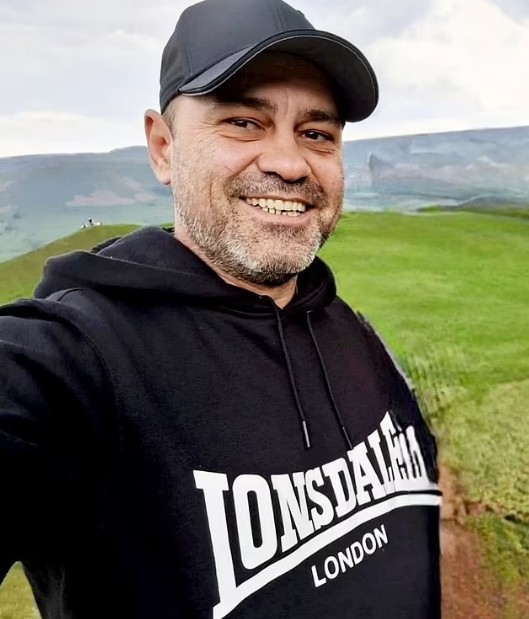 Curier român, ucis de hoții care i-au furat duba în timp ce livra colete în Anglia. Claudiu a rămas agățat de portieră 800 de metri