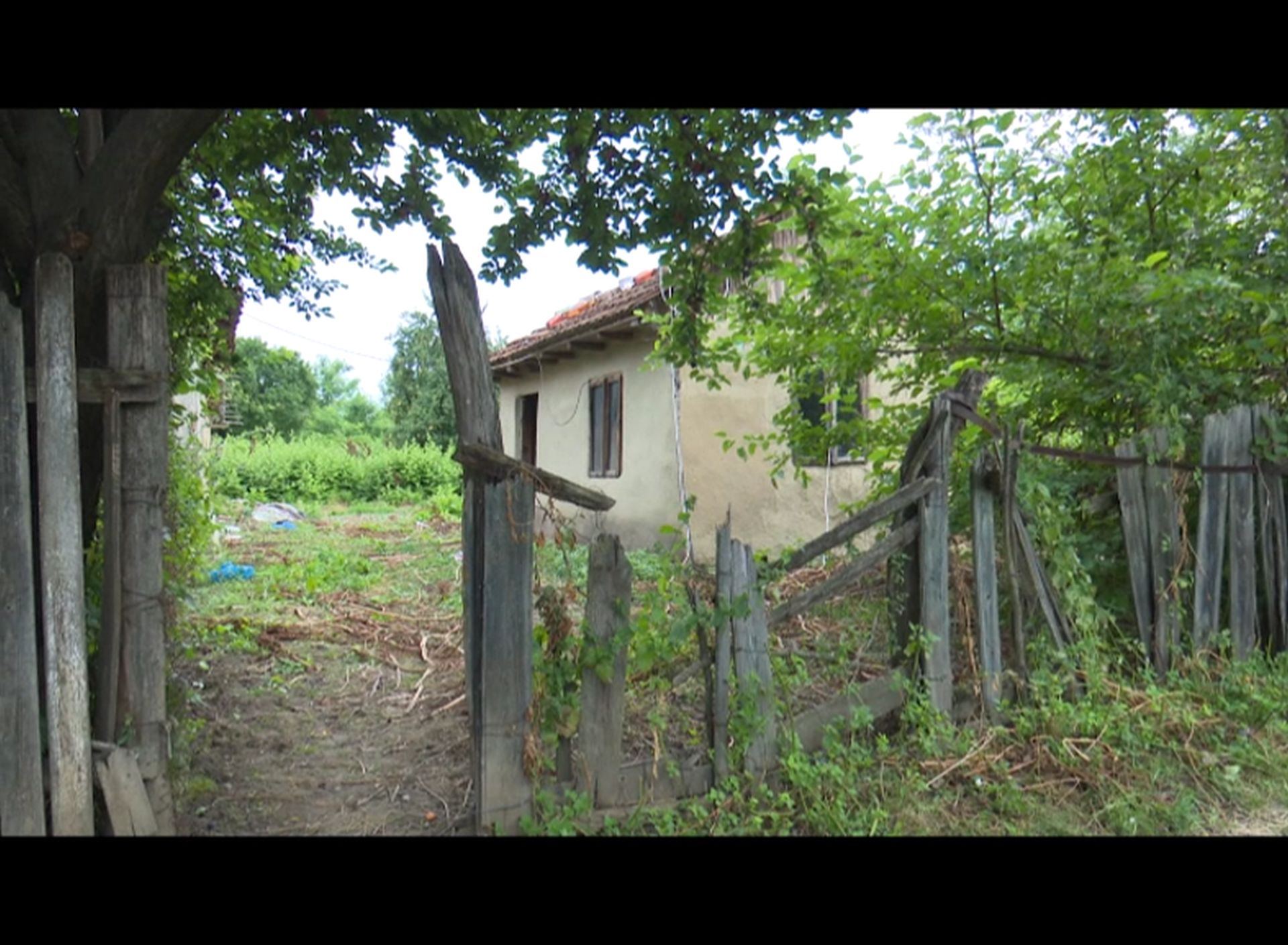 A scăpat cu viaţă după ce a căzut 8 metri în fântână!