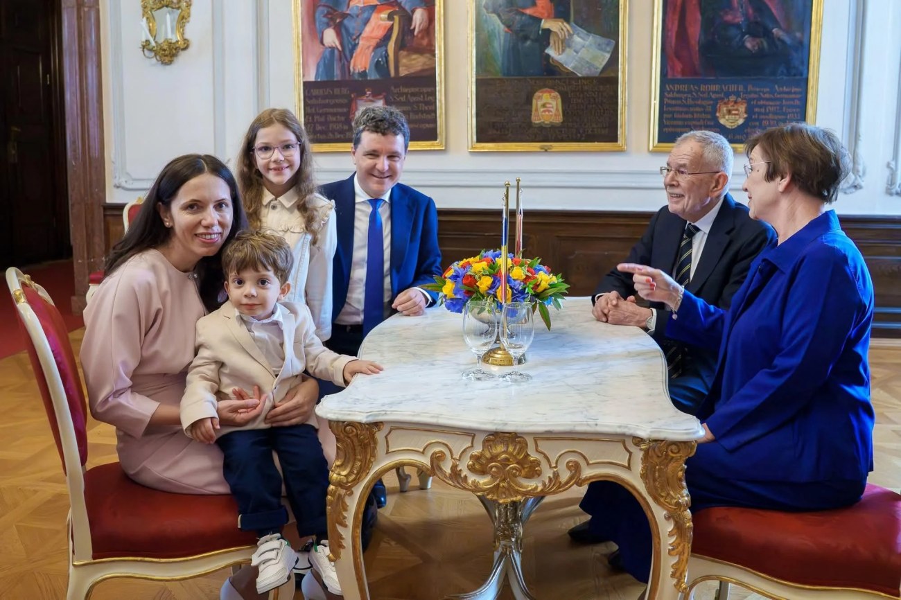 Cât costă rochia Mirabelei Grădinaru purtată la prima vizită oficială în Austria. Partenera lui Nicușor Dan a atras atenția tuturor. Reacția Andreei Raicu