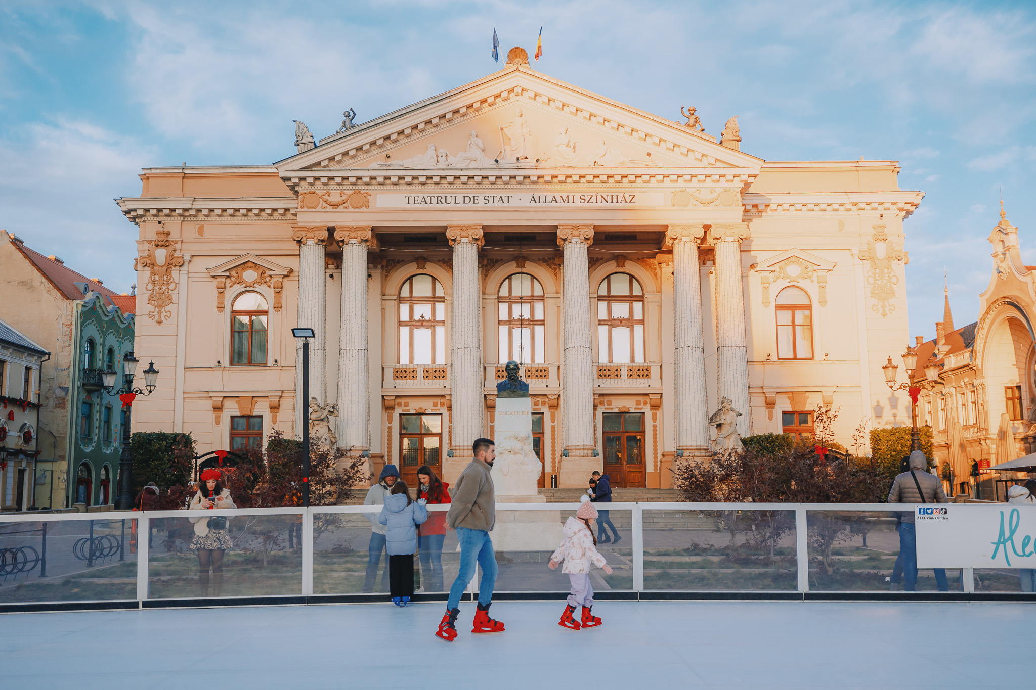 Târgul de Crăciun Oradea 2025. Miza pe artizanatul românesc, cu produse create de meșteșugari + un patinoar de 30 de metri lungime