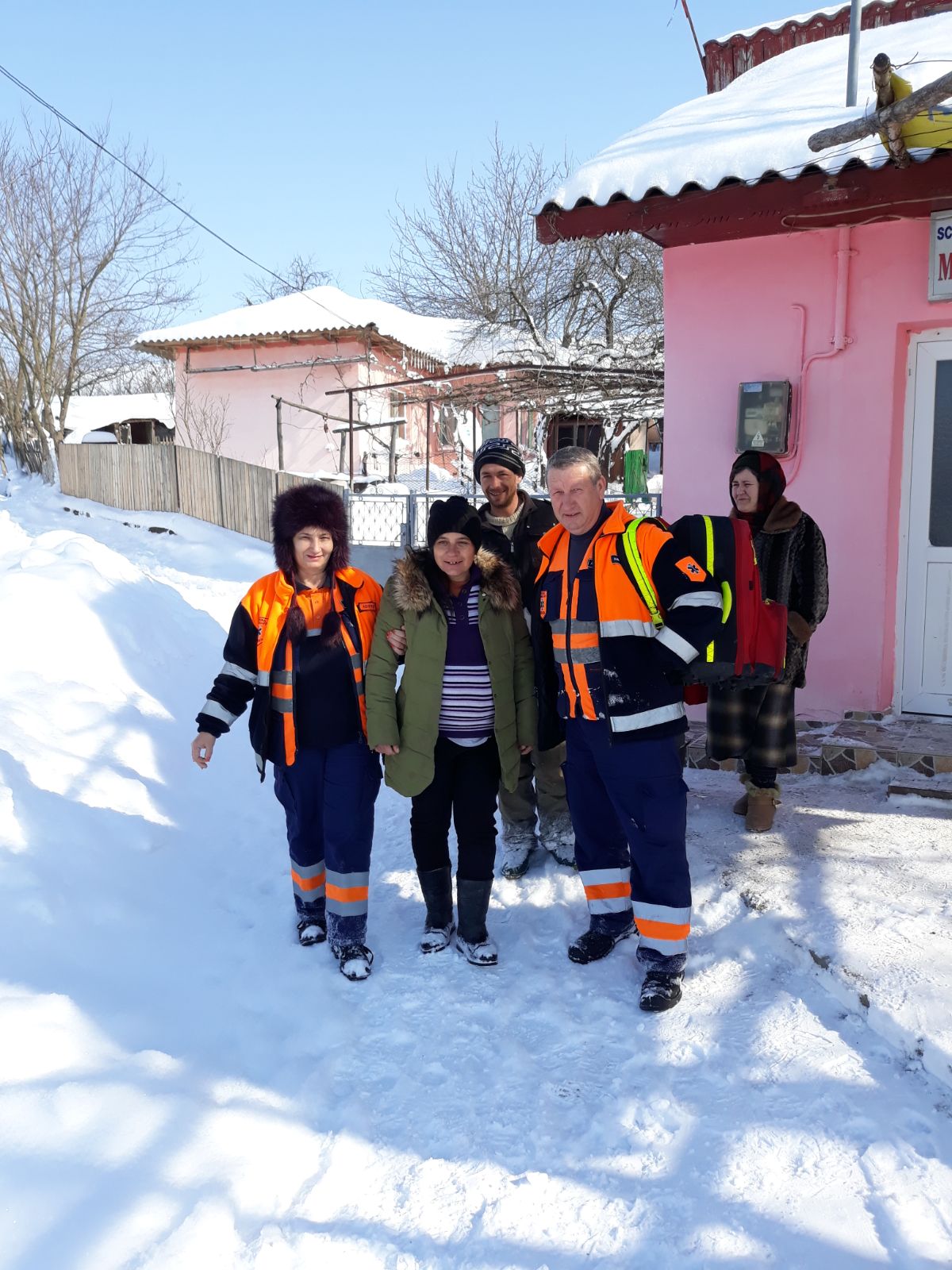 Intervenții cu șenilatele și cu elicopterul la urgențe, în județul Constanța. Unele drumuri sunt încă impracticabile/VIDEO&FOTO