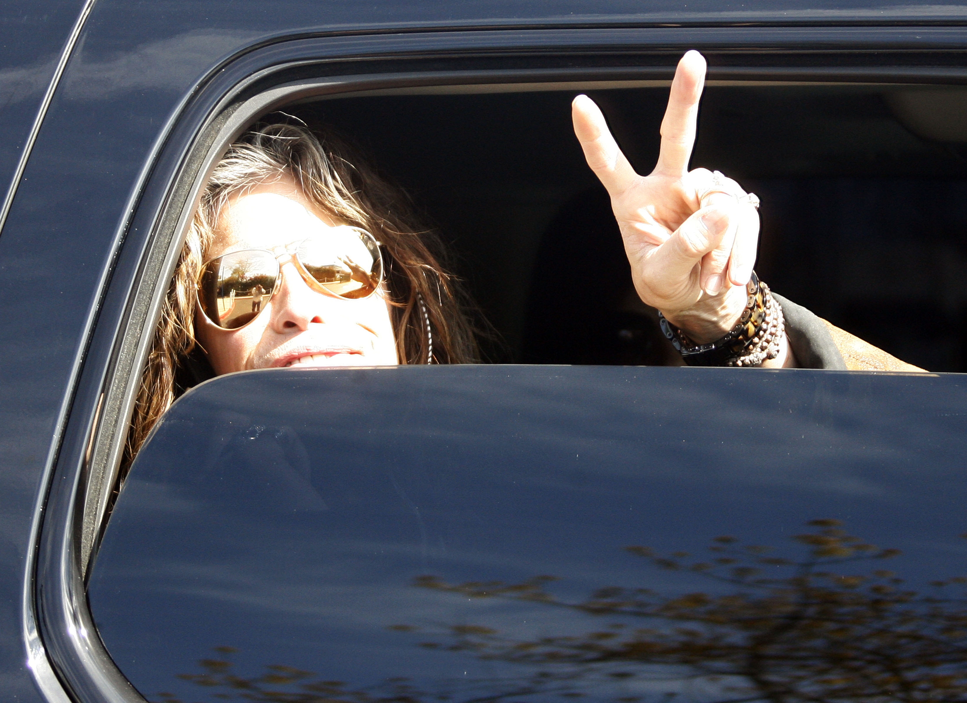 Steven Tyler, solistul de la Aerosmith, își amână concertele din cauza unei hemoragii la corzile vocale