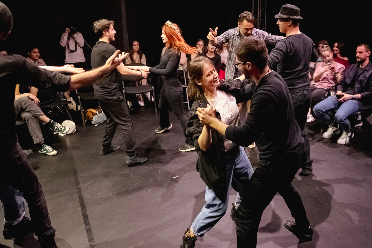 Studenții de la Teatru din București pun în scenă operele de la Bac. „Poți intra în contact cu romanul «Ion» nu doar dacă citești cele 600 de pagini”