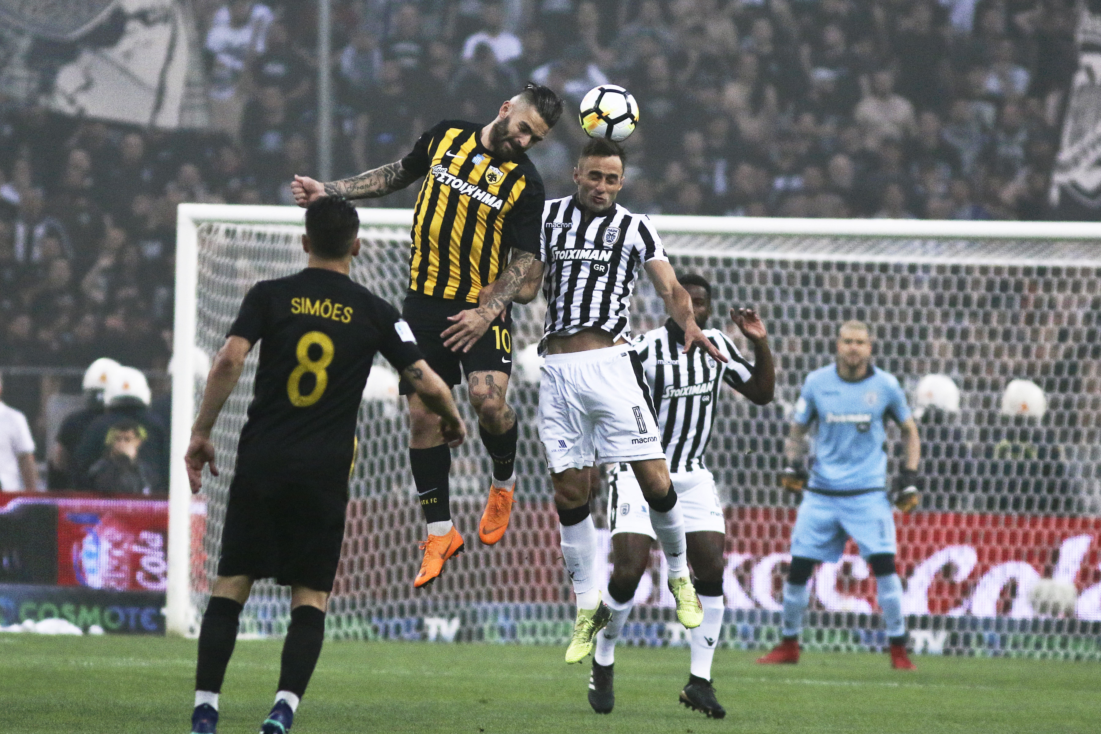 Finala Cupei Greciei, PAOK Salonic - AEK Atena 2-0. Primul trofeu pentru Răzvan Lucescu în Grecia. Mașini incendiate și focuri de armă! | FOTO&VIDEO