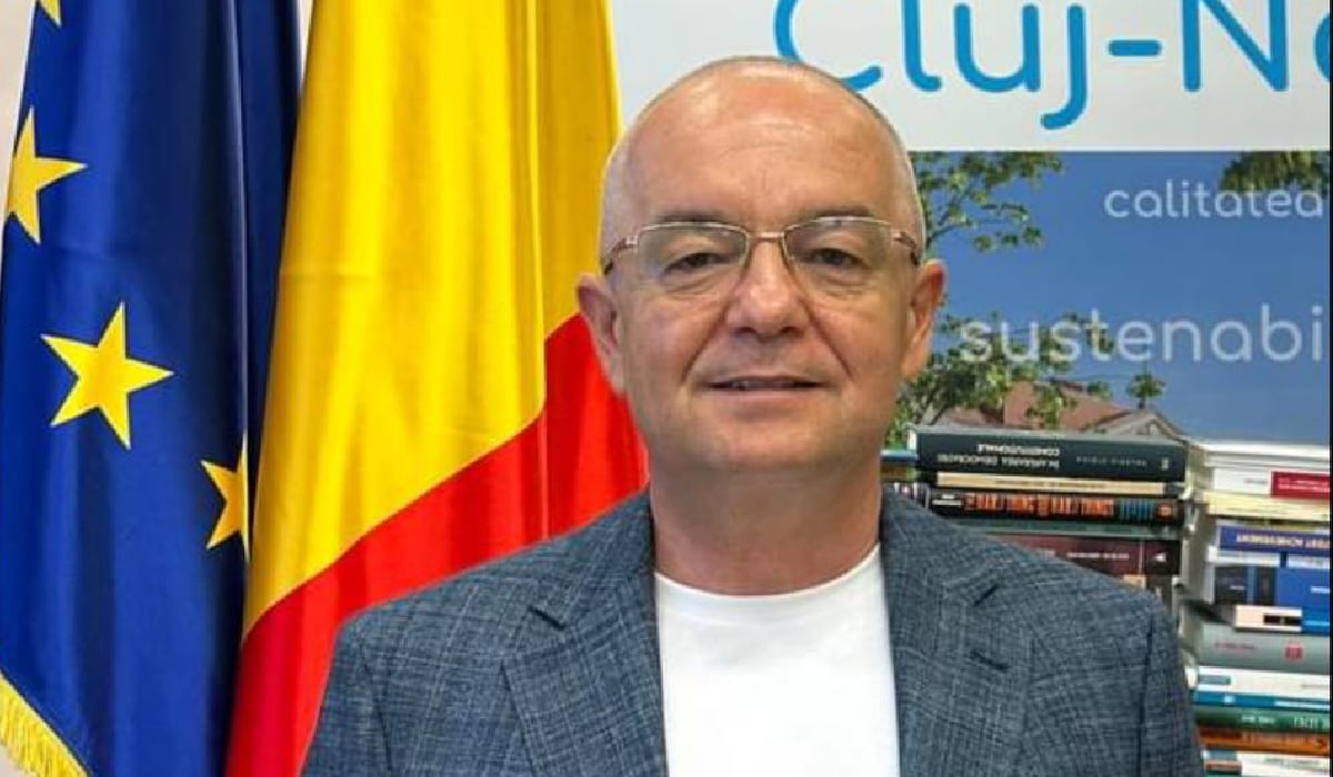 Imagini din grădina lui Emil Boc. Primarul din Cluj-Napoca a cules primele roșii cultivate de el: „O satisfacție pe care niciun magazin nu o poate oferi”