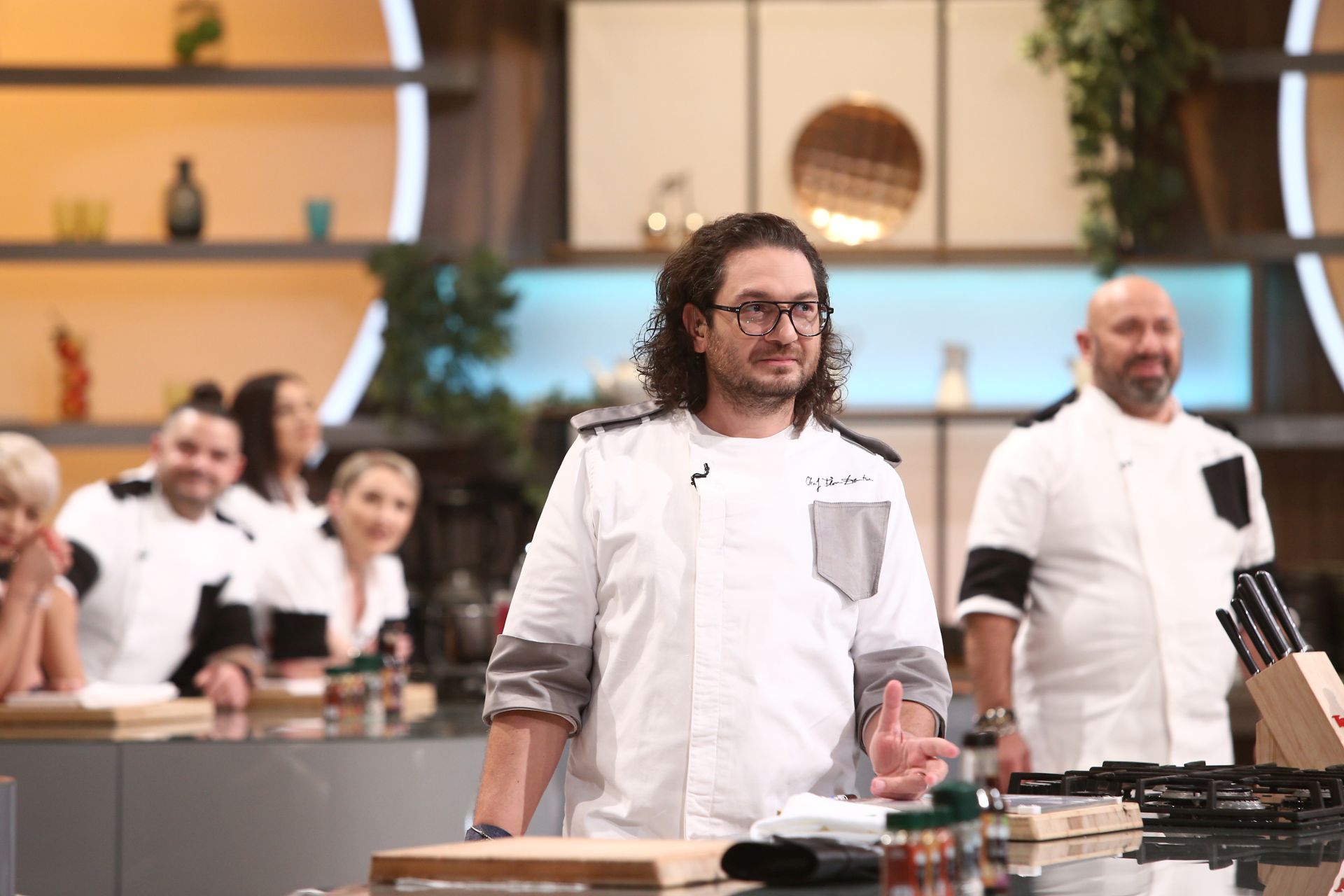 Câte doi concurenți eliminați într-o ediție la „Chefi la cuțite”. Jurații sunt disperați: „Ne vom împuțina rapid”