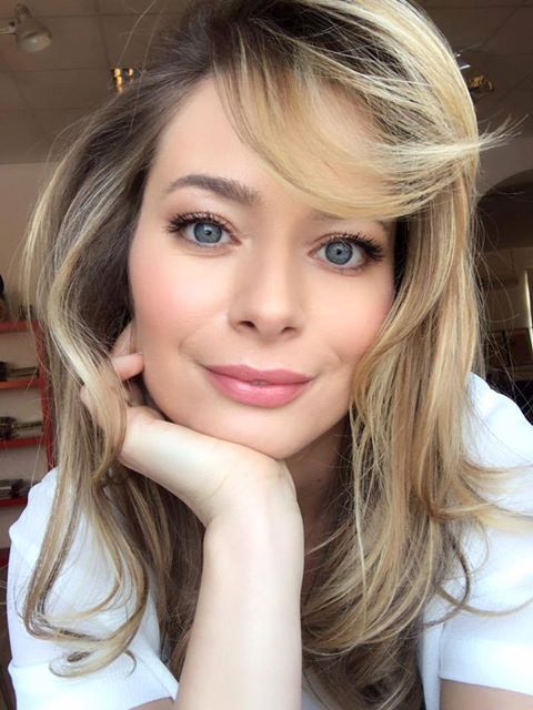 Imagini cu Laura Cosoi în costum de baie, la o lună după ce a devenit mamă pentru a cincea oară