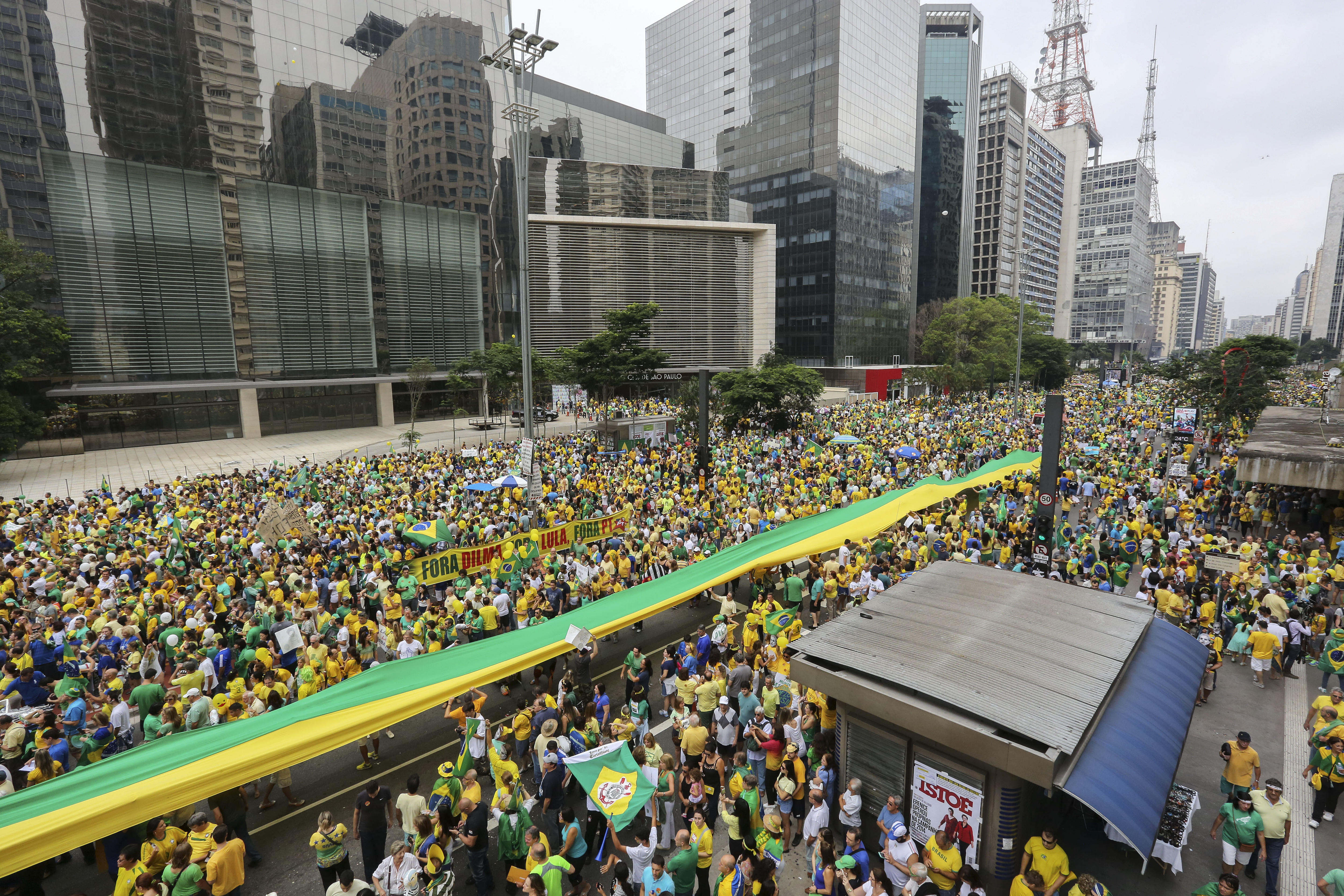 Manifestații de proporții istorice. Peste trei milioane de brazilieni au ieșit în stradă