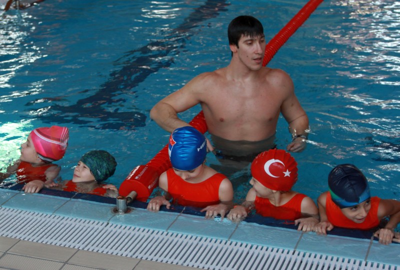 O zi din viața unor gimnaste: lecție de înot în noul bazin Dinamo (EPISODUL 3) / FOTO & VIDEO