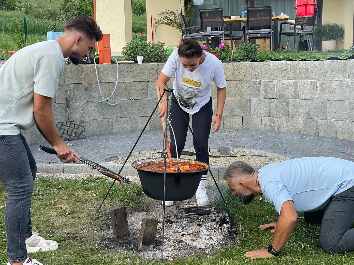 Dan Ursa a dat petrecere în aer liber. Cum a sărbătorit victoria de la Survivor 2023 alături de Andrei Krișan și Ștefania Stănilă
