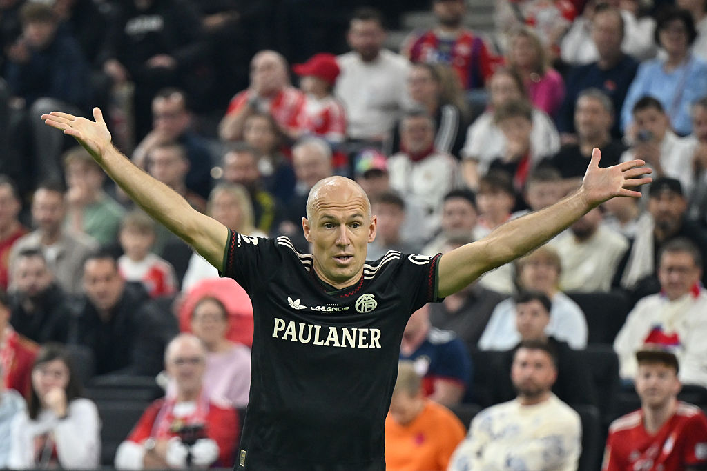 Saját fia meccsén balhézott a Bayern München legendája, a bírót is meglökte – videó