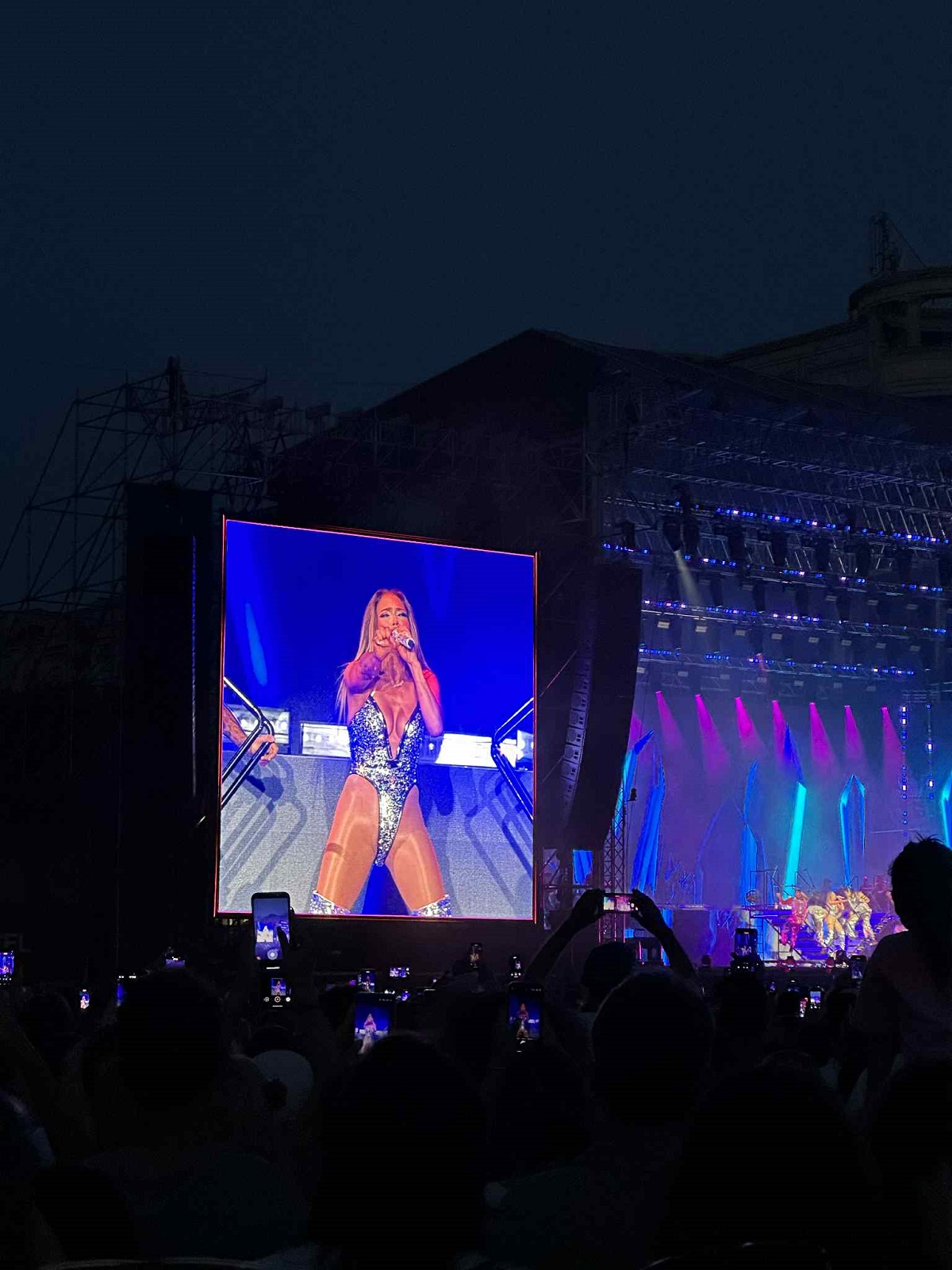Imagini de la concertul lui Jennifer Lopez din București. Mesajul artistei pentru fanii români: „Faceți ce iubiți”