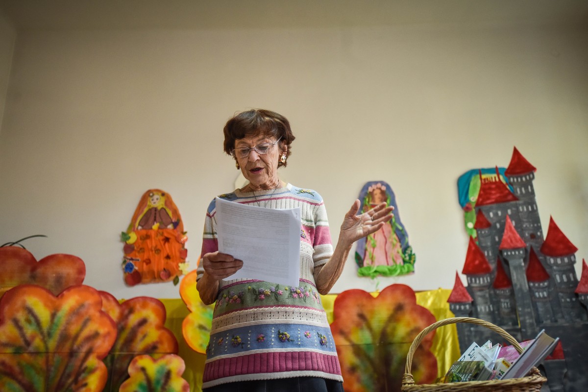 Franțuzoaica de 84 de ani care face voluntariat în grădinițele din Sibiu. Născută la București, Lydia Bloch a reînvățat limba română în trei ani