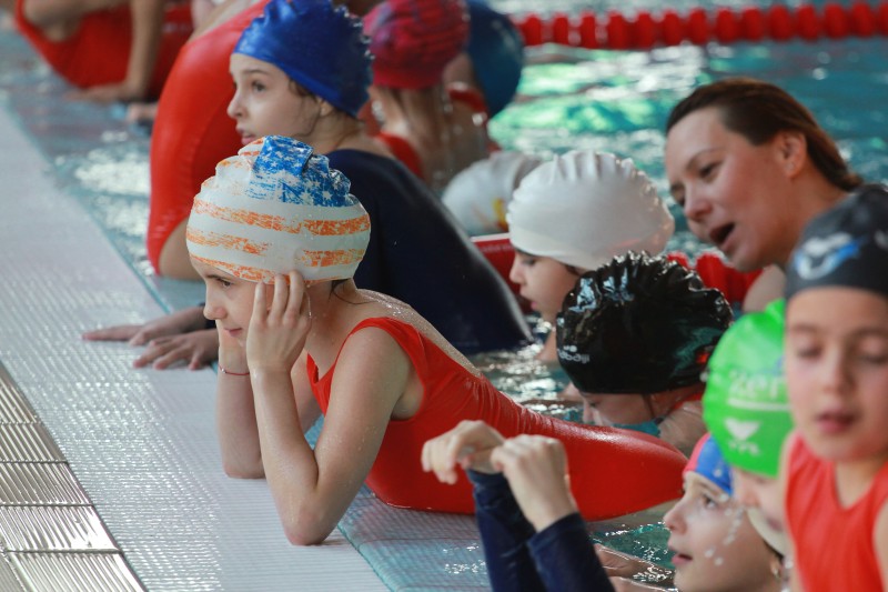O zi din viața unor gimnaste: lecție de înot în noul bazin Dinamo (EPISODUL 3) / FOTO & VIDEO