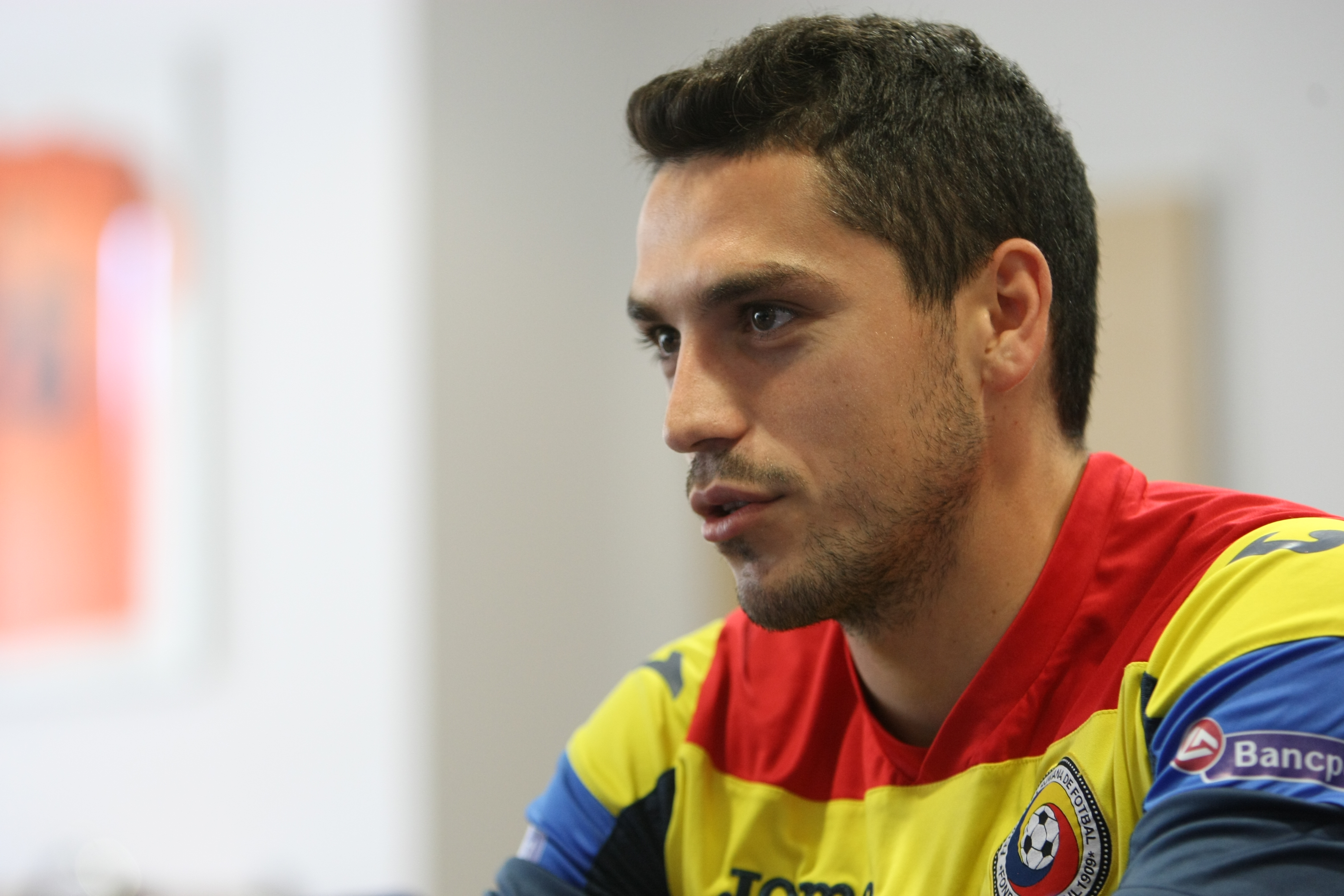 Euro 2016. Nicușor a devenit Nicolae! ”Mă simt bine cu 10 pe spate, dar lumea să nu se aștepte să fiu Hagi!”. Vom avea ”generația lui Stanciu”? ”Să fie rezultate, apoi știți voi să ne botezați” | FOTO&VIDEO EXCLUSIV