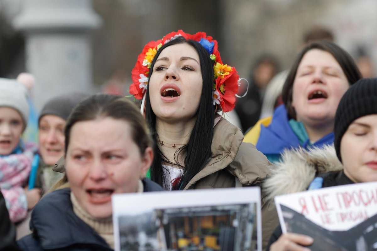 Miting de protest al refugiaților din Ucraina față de războiul declanșat de Rusia, în fața Ambasadei Kievului la București