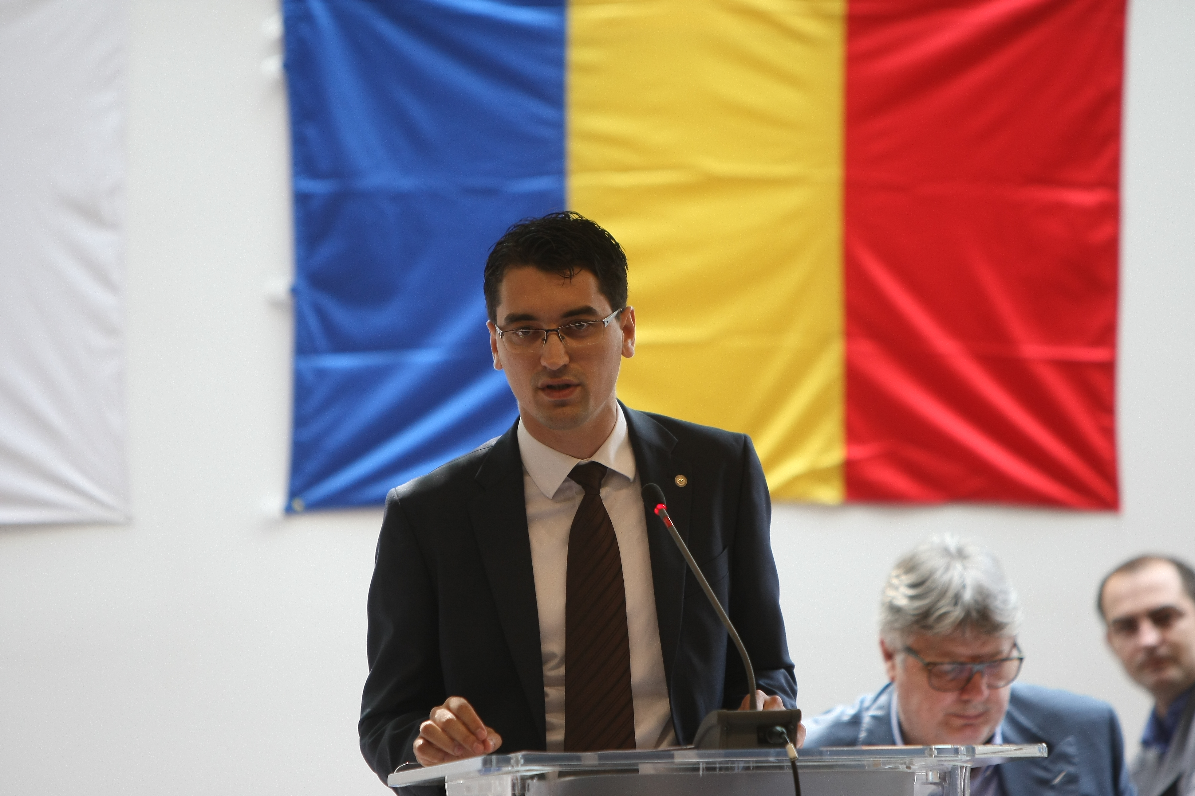 Burleanu, PE VIAŢĂ la FRF. 4 milioane €, "EVAPORAŢI". Sandu, DECAPITAT
