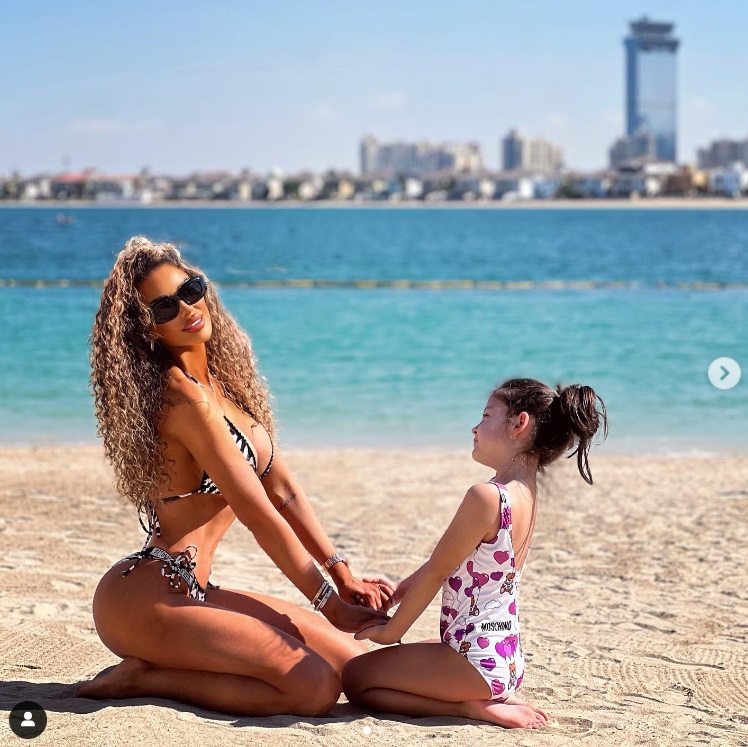 Bianca Drăgușanu și-a dat fiica la o școală de stat, nu la privat: „Eu am reușit pe propriile forțe în viață, și ea ar putea să facă la fel”