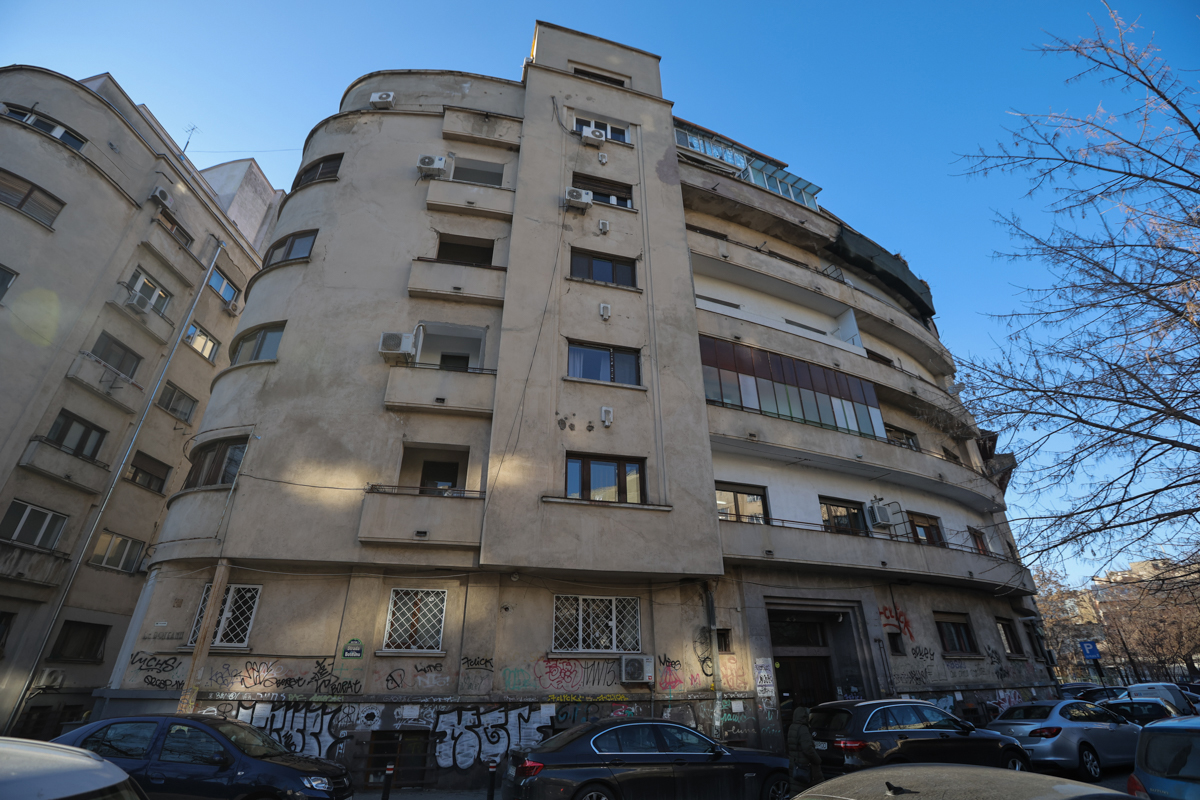 REPORTAJ. Viața în blocurile cu bulină roșie din București: unele au și 80% grad de ocupare