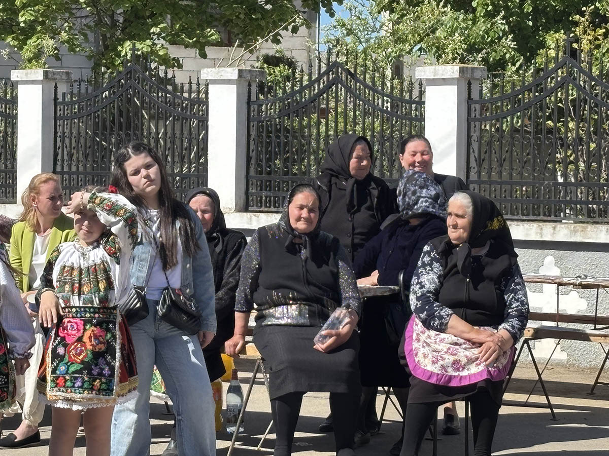 Boboșarca, Duminica Mironosițelor, în satul bulgarilor din Băleni Sârbi: „Doamne Dumnezeule! Ne bucurăm de El în salata, în varza și Învierea pe care ni le dă!”
