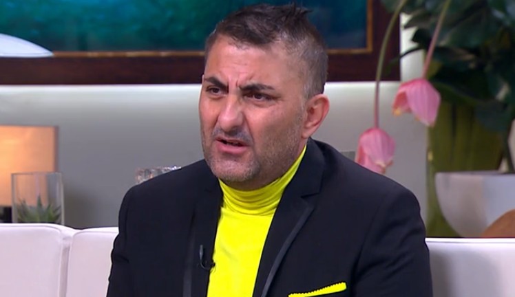 Mi történt? Elvitték a rendőrök Gáspár Győzőt - "Tőlük zengett az egész ház"