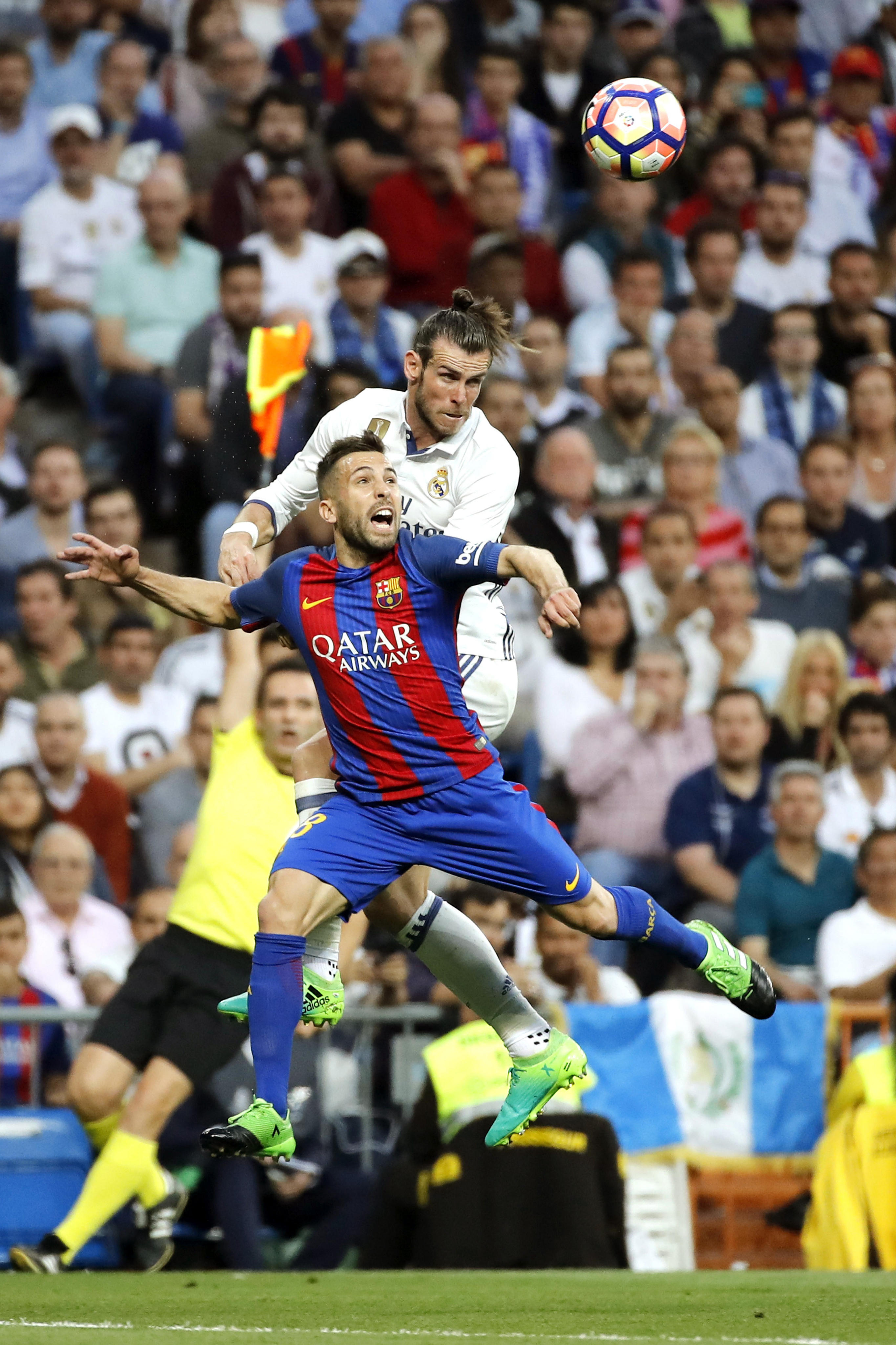 Real - Barcelona 2-3. Umplut de sânge, Messi a adus victoria ”extratereștrilor” la ultima fază și a marcat golul 500 pentru Barca / VIDEO