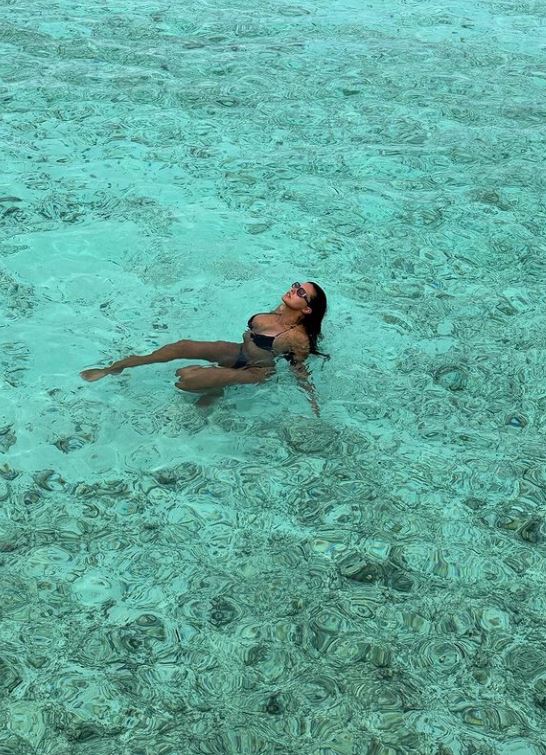 Imagini rare cu Antonia în costum de baie, după ce a zis că s-a îngrășat și are celulită