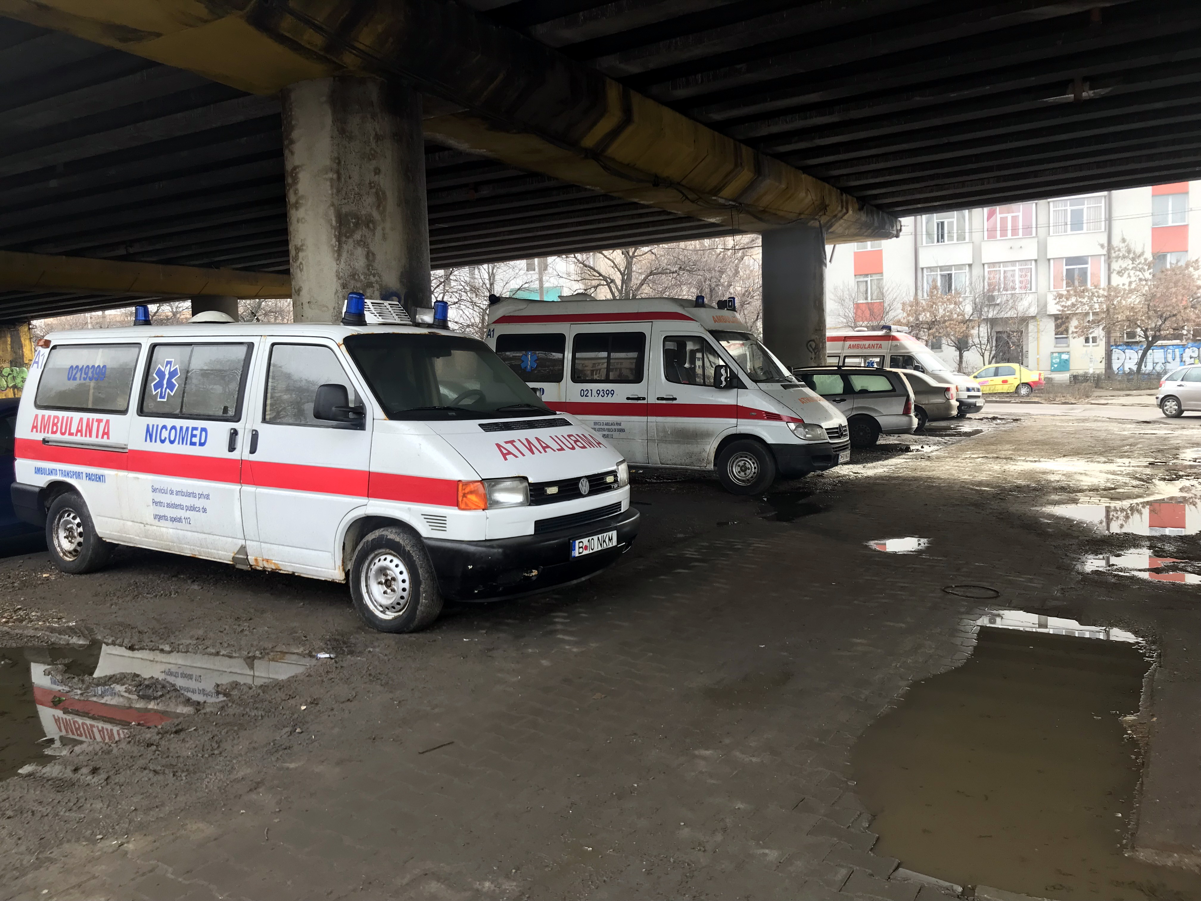 Pericolul de pe Podul Grant. Gropile, bucățile de beton desprinse și parapeții de metal ruginiți au îngrozit șoferii, nu și autoritățile
