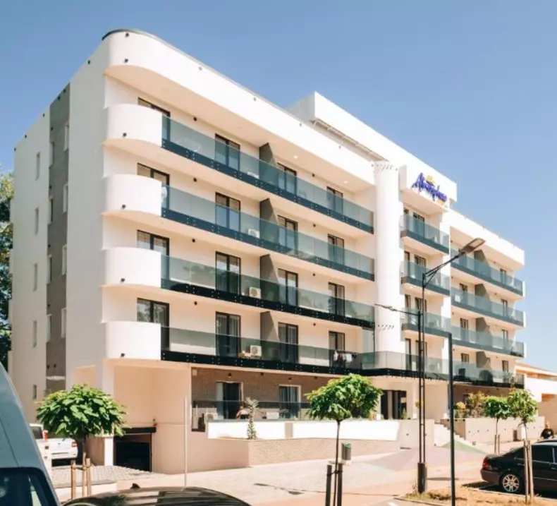 Cât costă cazarea de 1 Mai în hotelul deținut de Andreea Bănică la Eforie Nord. A investit 8 milioane de lei în afacere
