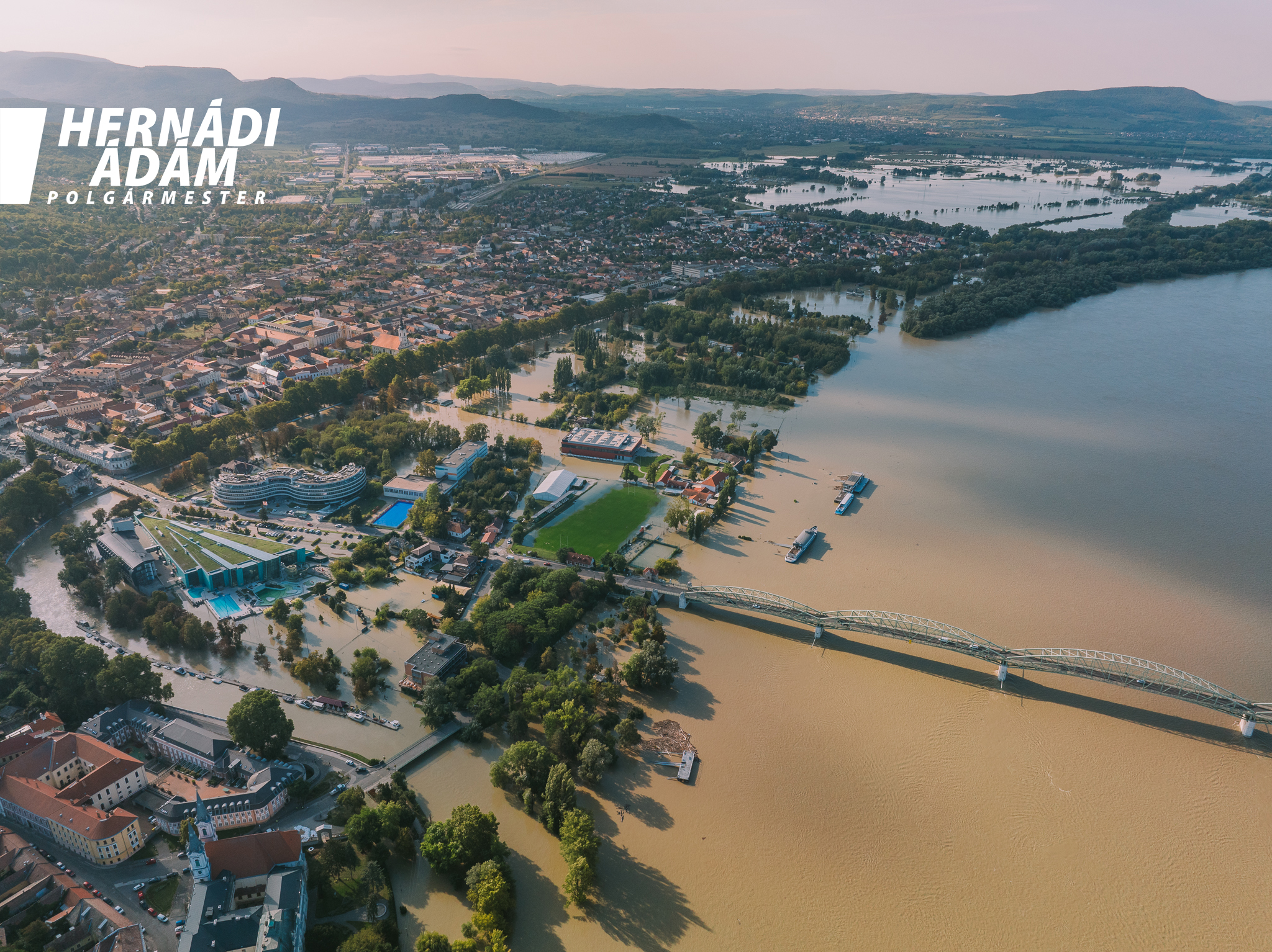 Dunărea a inundat un întreg oraș aflat la 25 km de Budapesta. Viitura ajunge în România săptămâna viitoare
