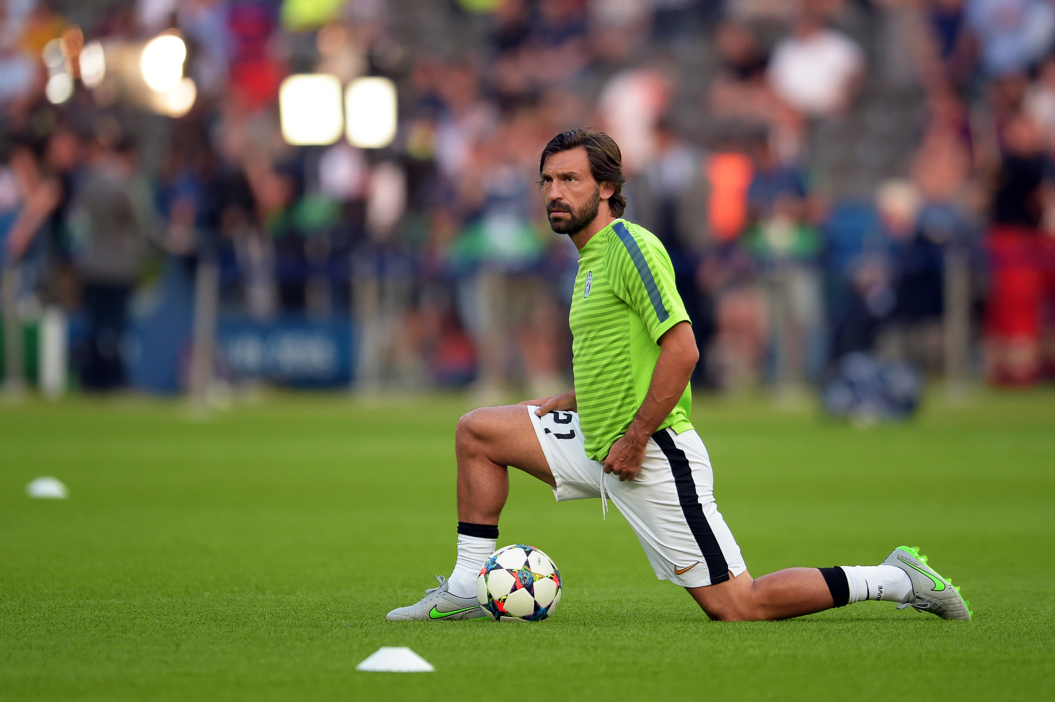 LIGA CAMPIONILOR. JUVENTUS TORINO - FC BARCELONA 1-3. ^Finală de vis! "Extratereştrii" au cucerit pentru a cincea oară cel mai râvnit trofeu european la nivel de cluburi şi au realizat a doua triplă din istoria clubului: campionat, Cupa Spaniei, UCL / LIVE BLOG