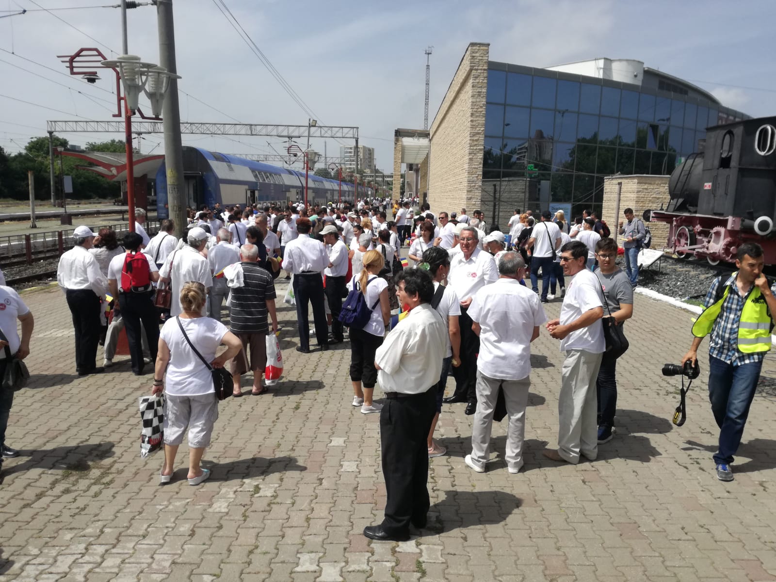 VIDEO / Aproape 1.000 de constănțeni vin cu două trenuri la mitingul PSD din București - GALERIE FOTO