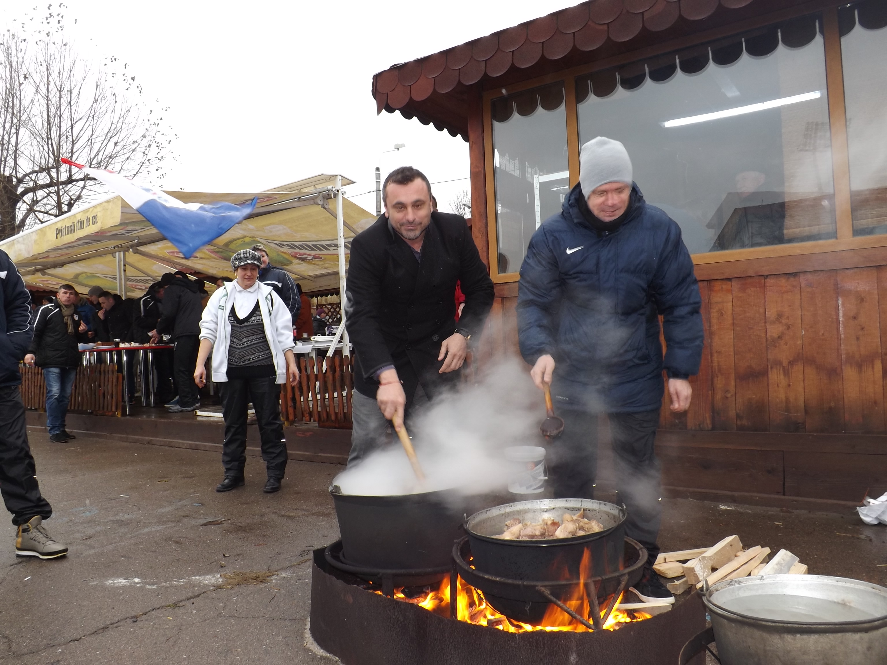 Oțelarii au tăiat porcul, dar cu atenție la siluetă! Selymes dă amenzi de 500 euro pe kilogram în plus