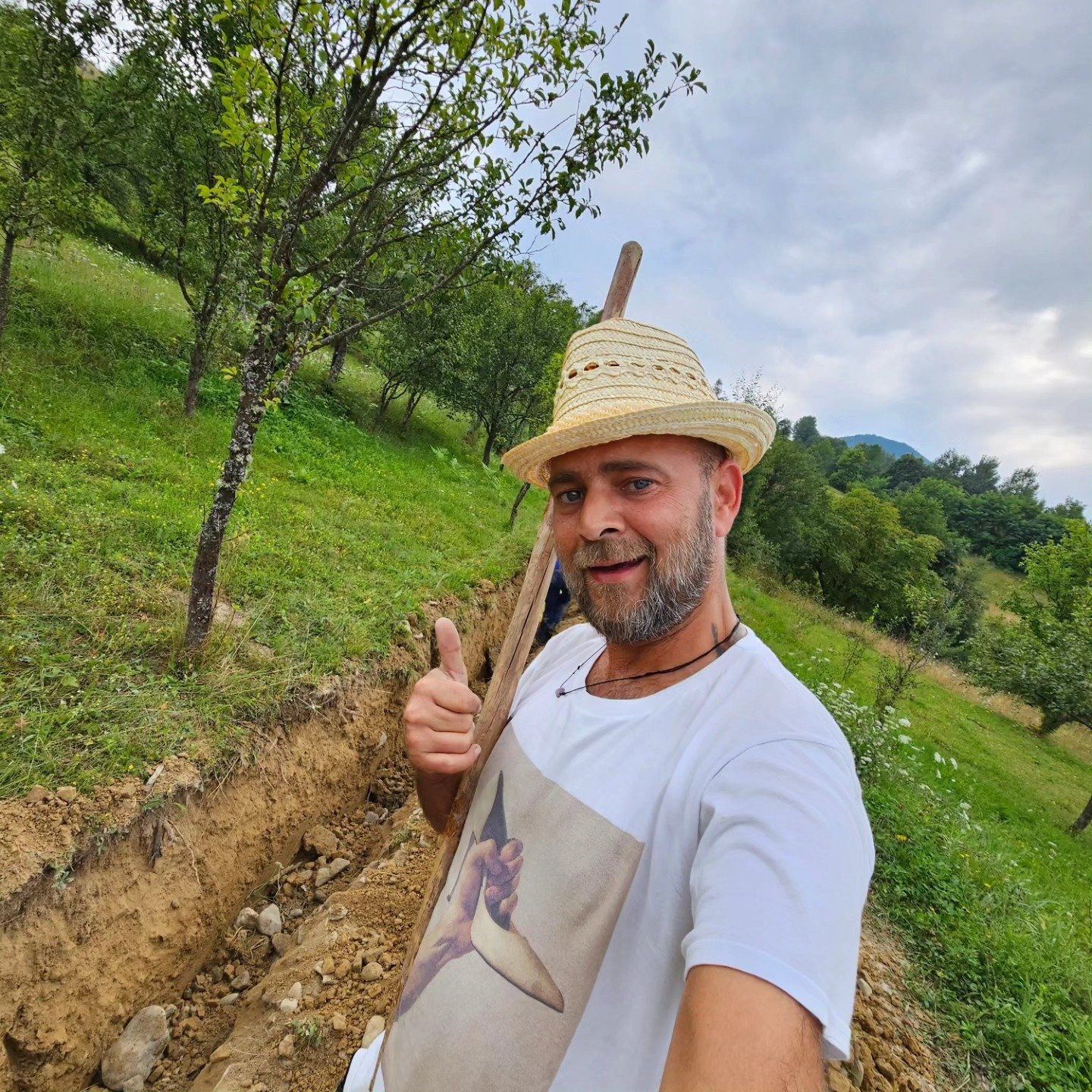 Cosmin Seleși a ajuns de urgență la spital: „Medicii sunt încă rezervați”. PRO TV a oprit filmările emisiunii „Batem palma”